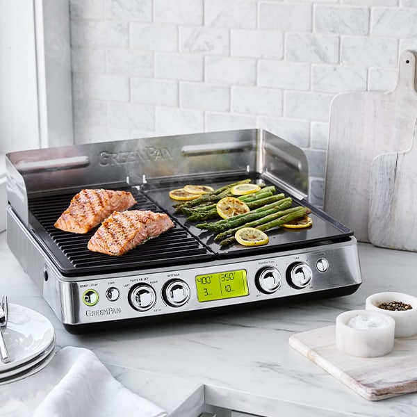 DeLonghi Grill and Griddle 2-in-1 + Reviews, Crate & Barrel